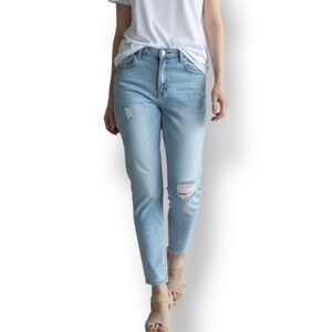 4/$20 Celebrity Pink “The Spice” Distressed Button-Fly Ankle Jeans